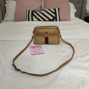 Authentic vintage gucci sherry line crossbody bag